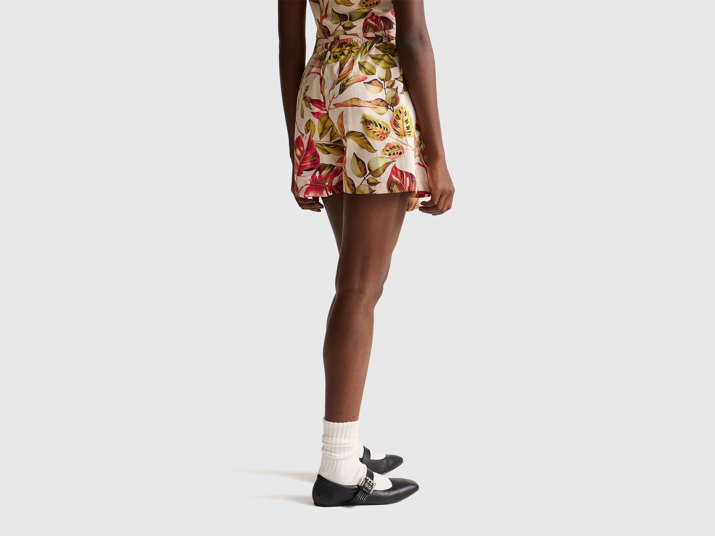 BERMUDA Women image number 2